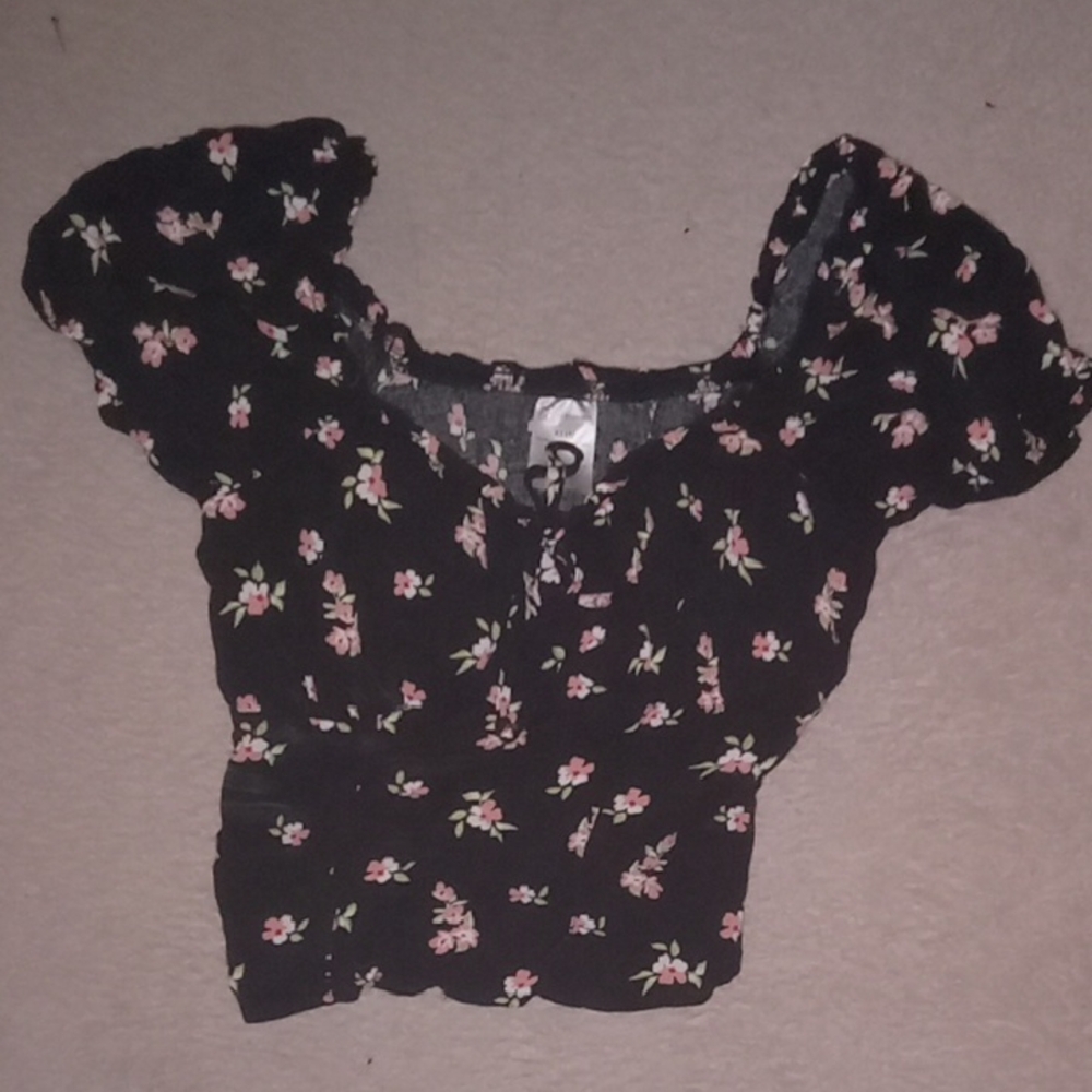 No Boundaries Black and Pink Puff Sleeve Crop Blouse